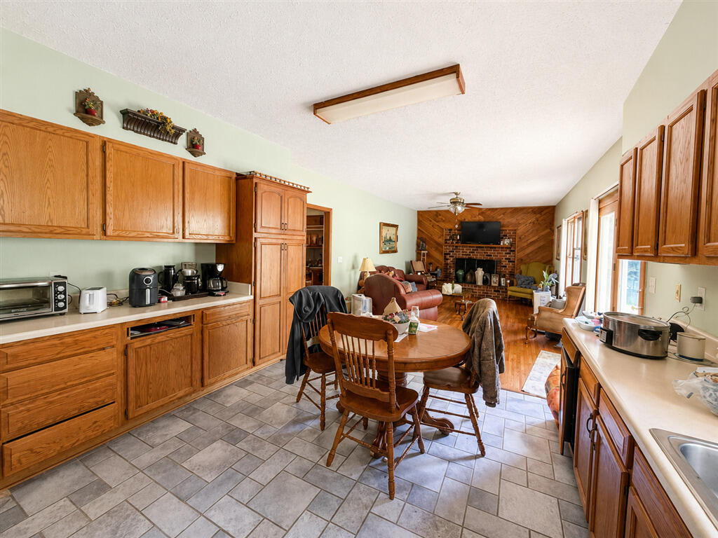 750 Hemlock Road Northwest Roanoke, VA 24017 - Photo 7 of 15 2030847_203084_S