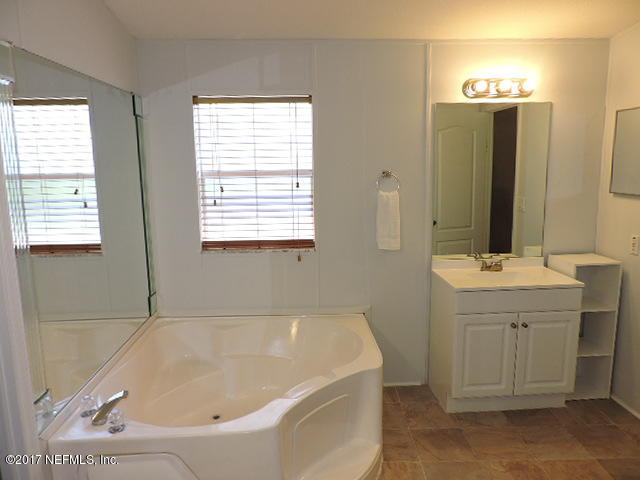 4330 Bondarenko Road Keystone Heights, FL 32656 - Photo 39 of 56 Master En-suite