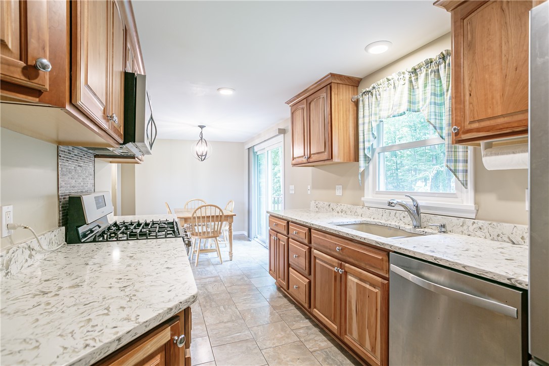 1206 Mile Square Road Mendon, NY 14506 - Photo 4 of 25