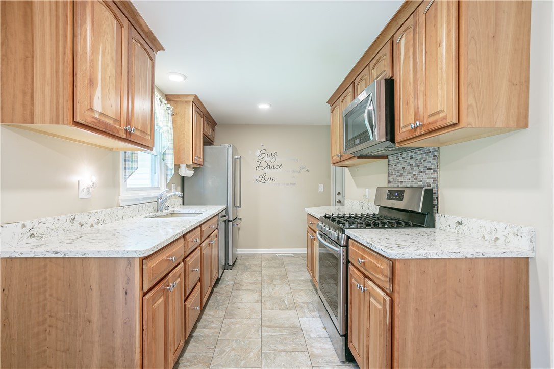 1206 Mile Square Road Mendon, NY 14506 - Photo 5 of 25