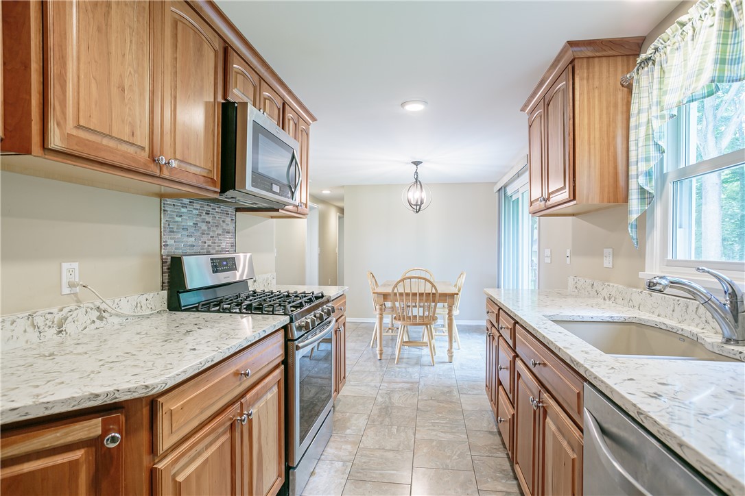 1206 Mile Square Road Mendon, NY 14506 - Photo 6 of 25