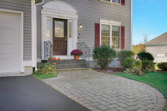 $789,000 | 16 Summit Road, Bedford, NH 03110