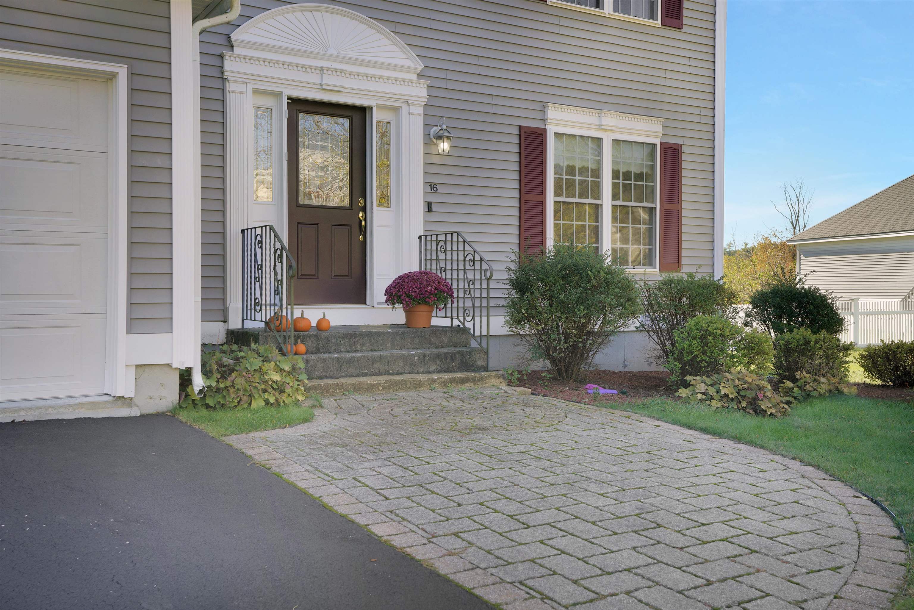 16 Summit Road Bedford, NH 03110 - Photo 2 of 43