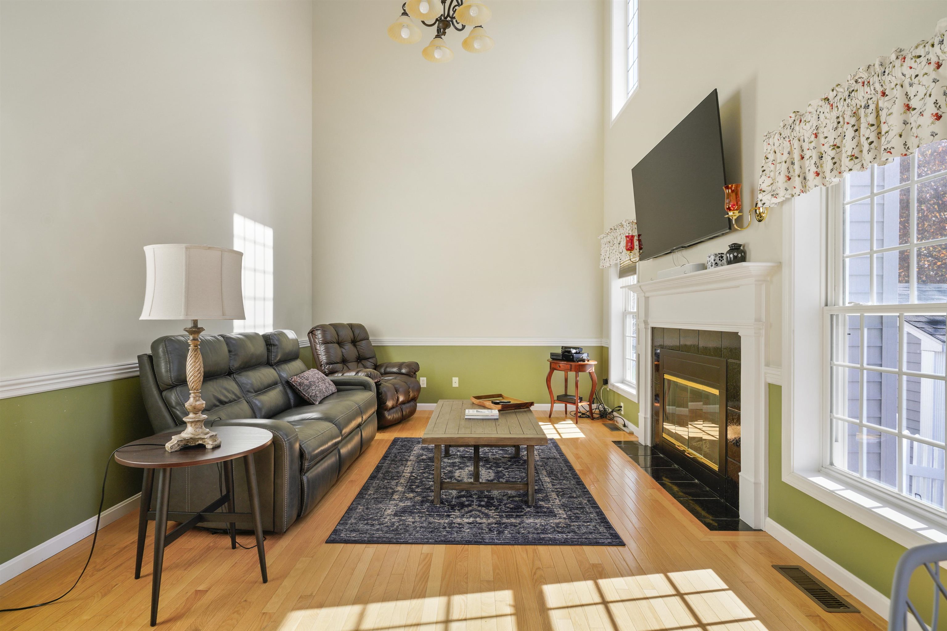 16 Summit Road Bedford, NH 03110 - Photo 3 of 43