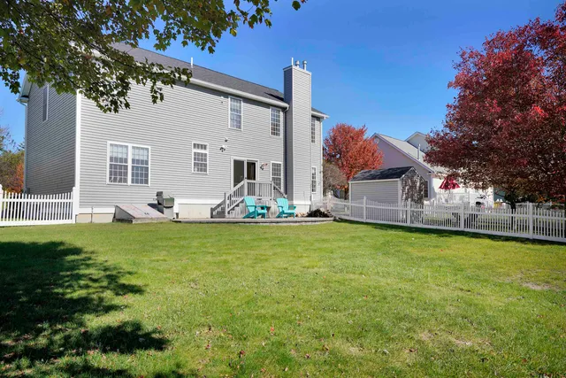 $789,000 | 16 Summit Road, Bedford, NH 03110