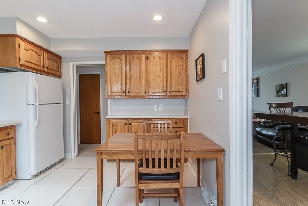5492 Roy Road Cleveland, OH 44143 - Photo 4 of 22