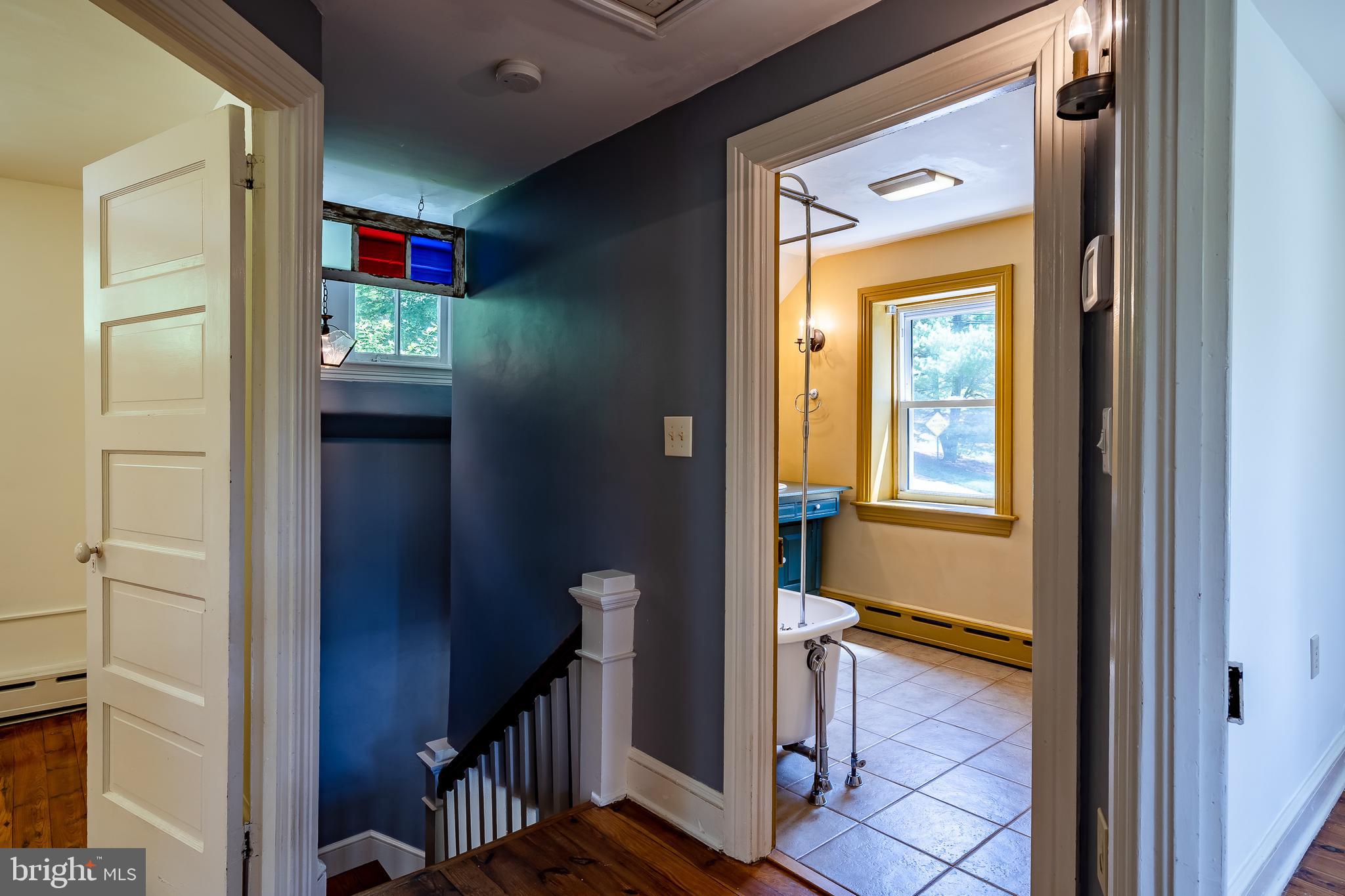 20 Lyndell Road Downingtown, PA 19335 - Photo 18 of 45 Upper Level Landin