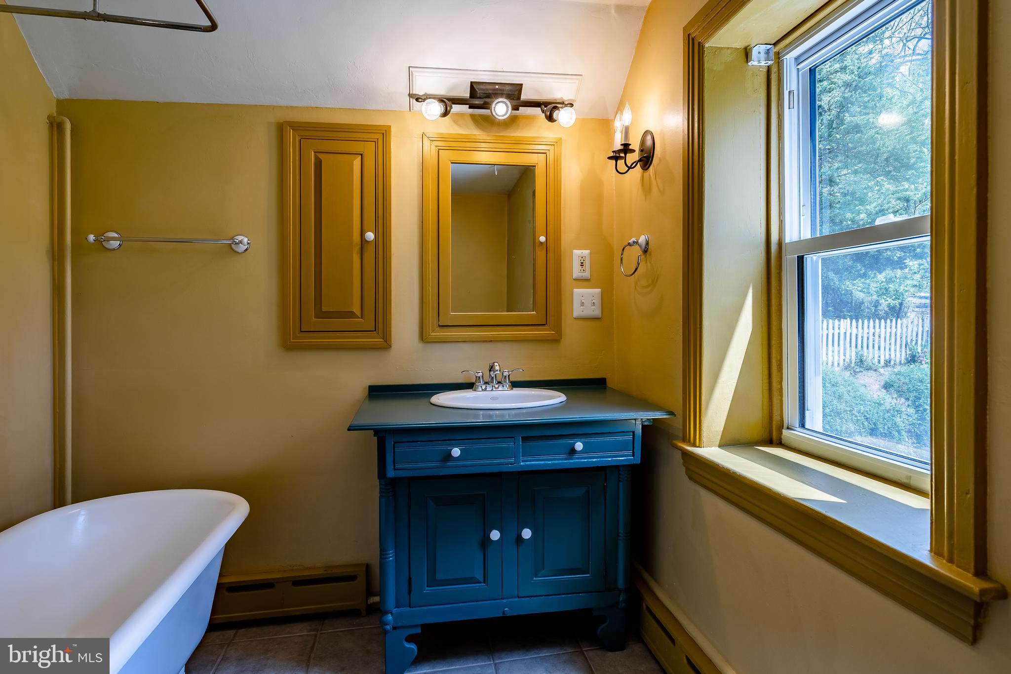 20 Lyndell Road Downingtown, PA 19335 - Photo 24 of 45 Full Bathroom