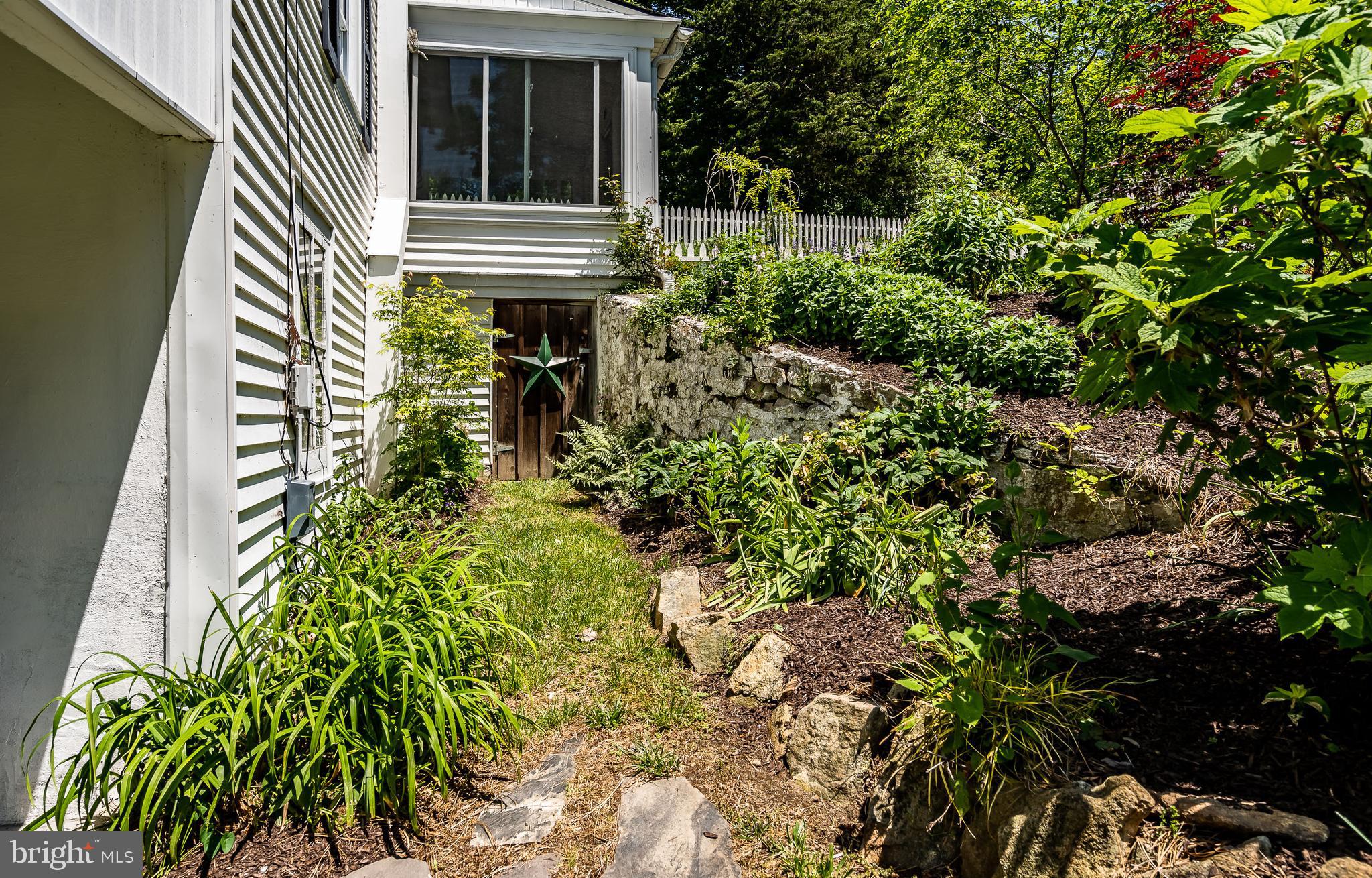 20 Lyndell Road Downingtown, PA 19335 - Photo 33 of 45 Exterior Side