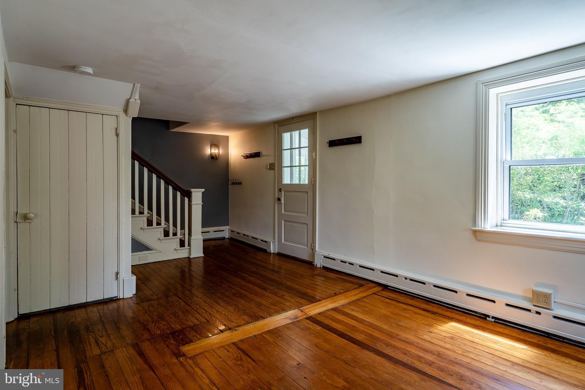 20 Lyndell Road Downingtown, PA 19335 - Photo 7 of 45 Living Room