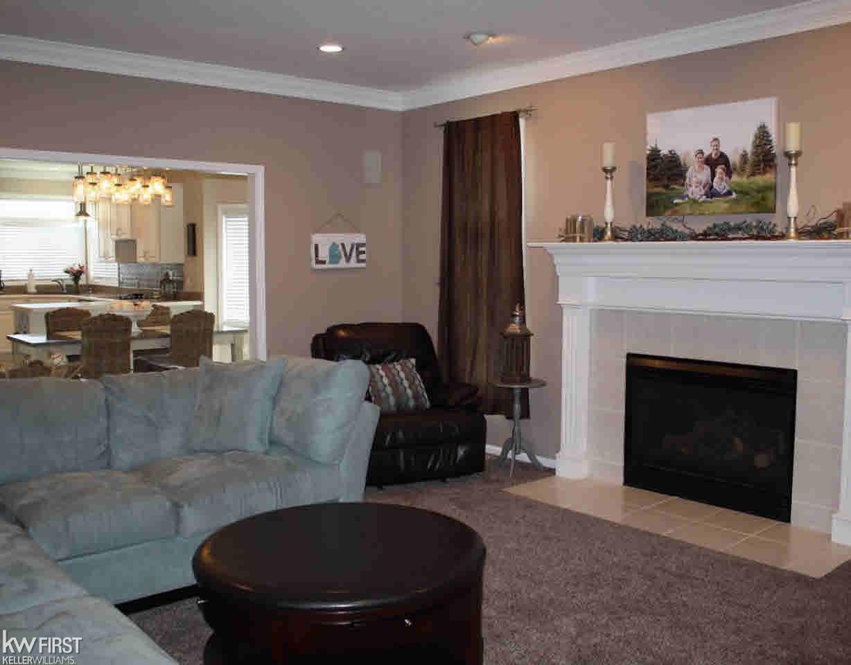 3955 Fieldview Road Lake Orion, MI 48360 - Photo 3 of 23 21300232-2.JPG