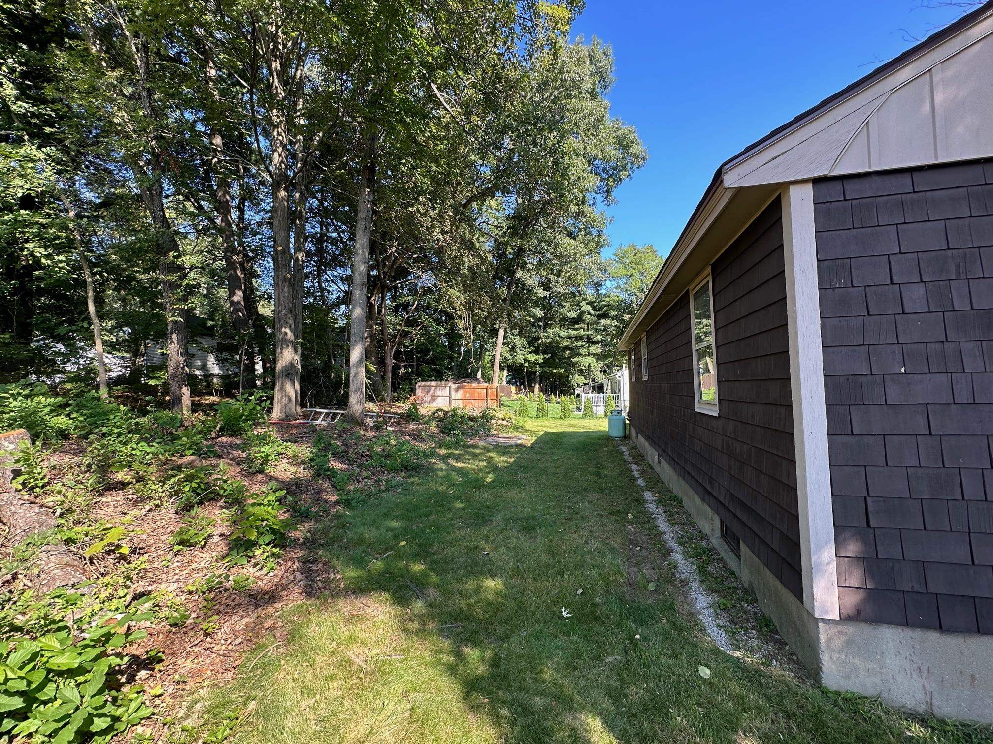 180 Watts Street Manchester, NH 03104 - Photo 36 of 40
