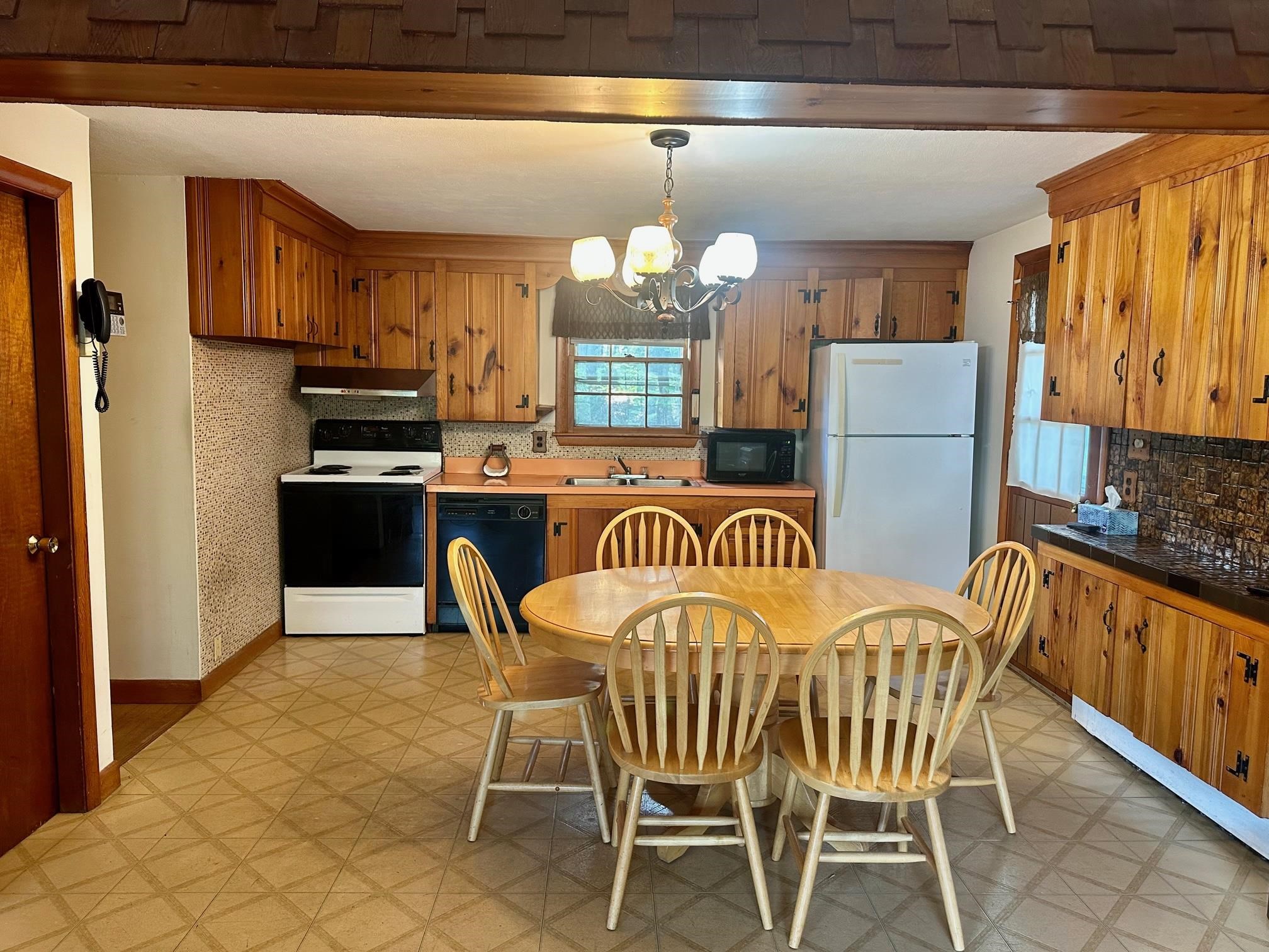 180 Watts Street Manchester, NH 03104 - Photo 7 of 40