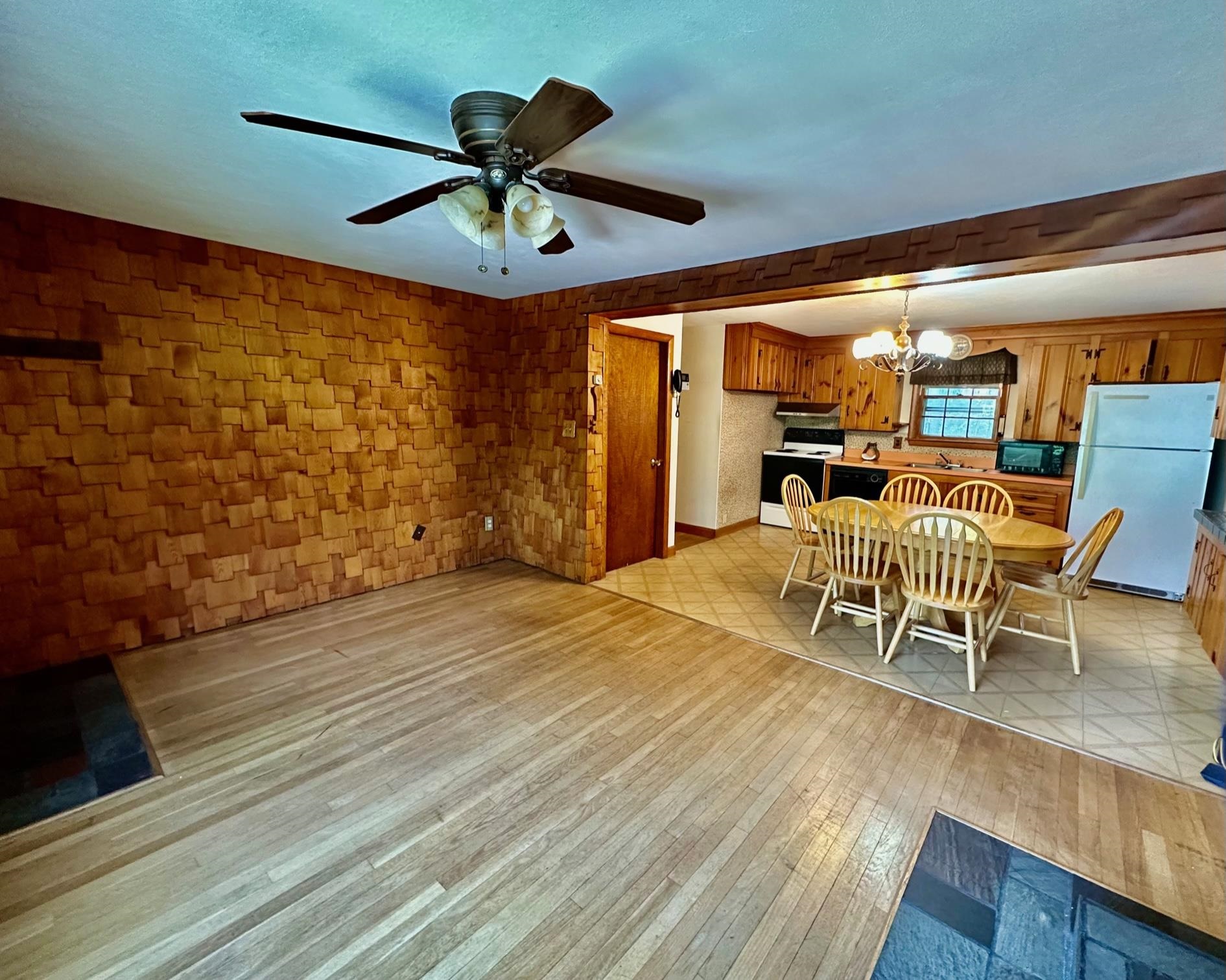 180 Watts Street Manchester, NH 03104 - Photo 8 of 40