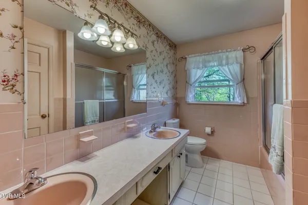 $418,500 | 908 Meadow Lane, Kingsport, TN 37663