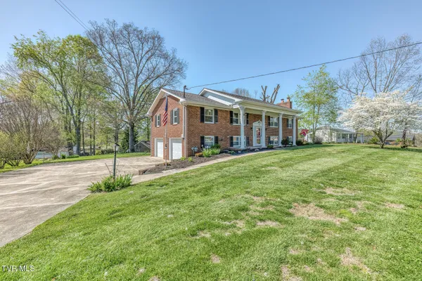 $418,500 | 908 Meadow Lane, Kingsport, TN 37663