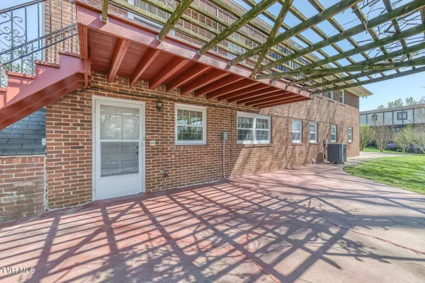 $418,500 | 908 Meadow Lane, Kingsport, TN 37663