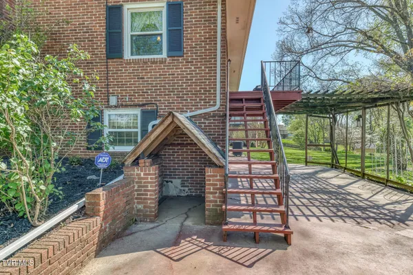 $418,500 | 908 Meadow Lane, Kingsport, TN 37663