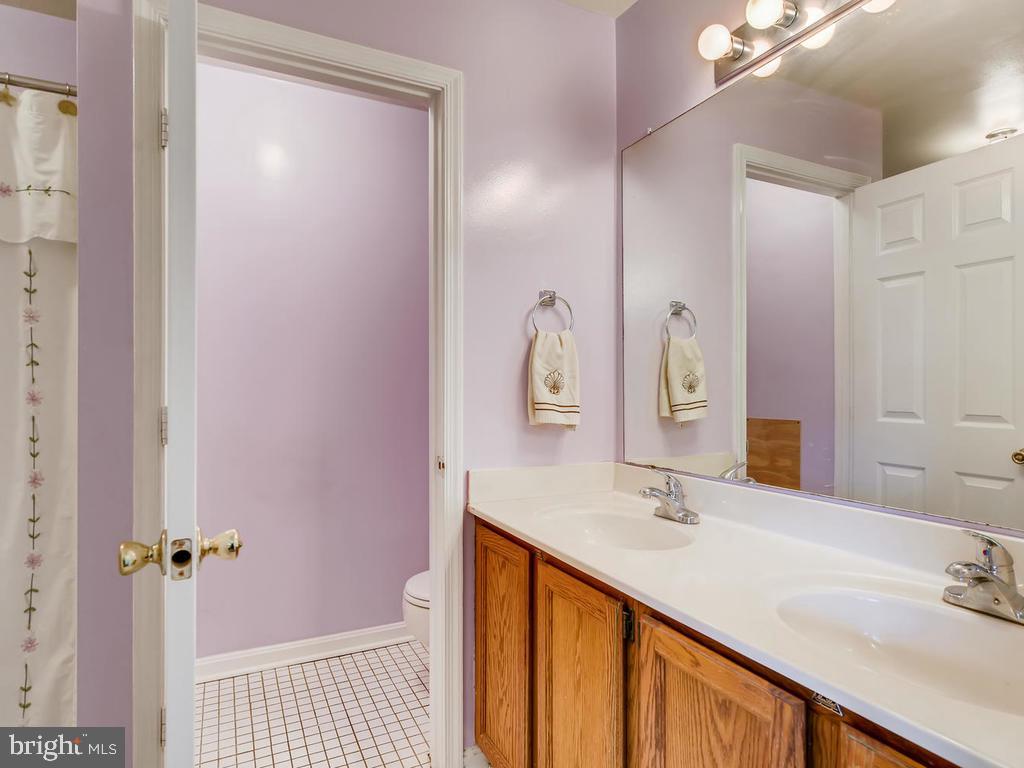 4471 Cole Farm Road Baltimore, MD 21236 - Photo 15 of 28 Master Bath