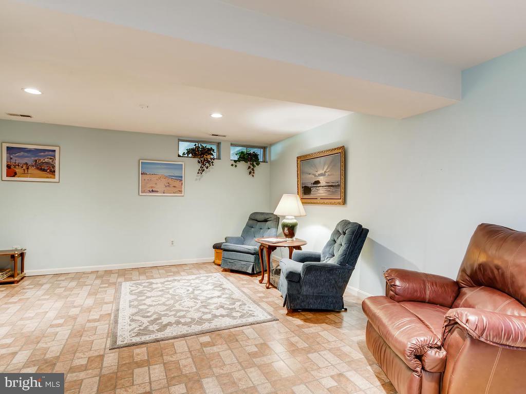 4471 Cole Farm Road Baltimore, MD 21236 - Photo 20 of 28 Lower Level Family Room