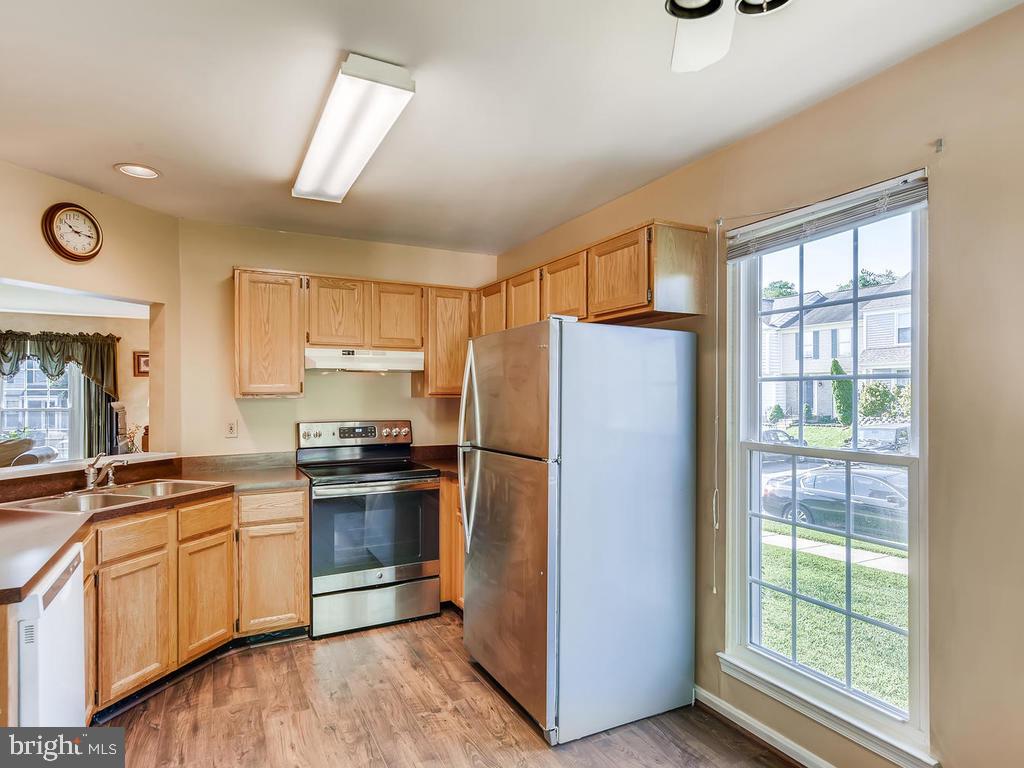 4471 Cole Farm Road Baltimore, MD 21236 - Photo 8 of 28 Kitchen