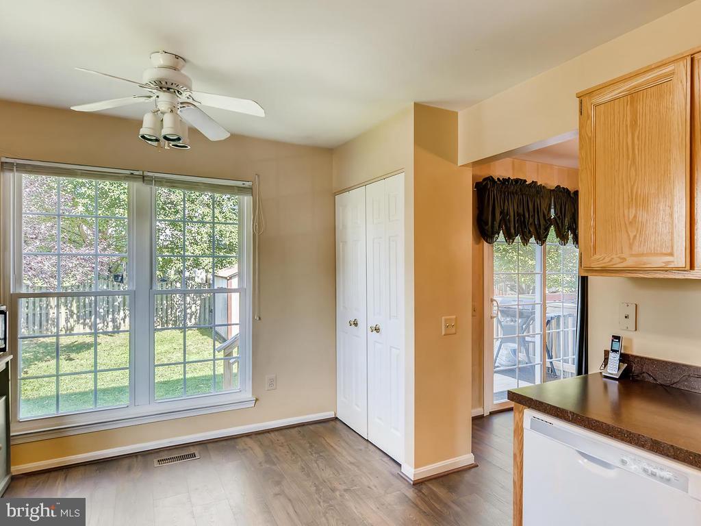 4471 Cole Farm Road Baltimore, MD 21236 - Photo 10 of 28 Kitchen