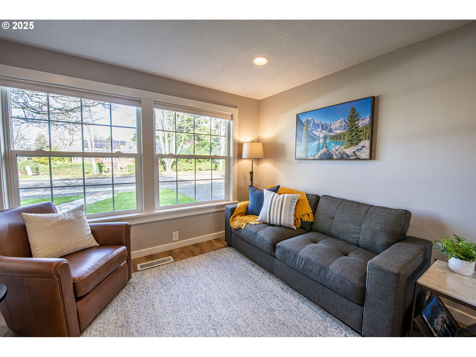 3052 Kentwood Drive Eugene, OR 97401 - Photo 6 of 43 a living room with furniture and a large window