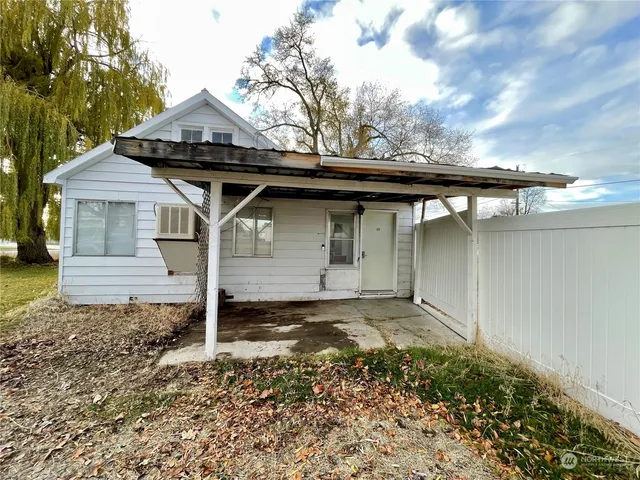 $199,000 | 120 East Lewis Street, Coulee City, WA 99115