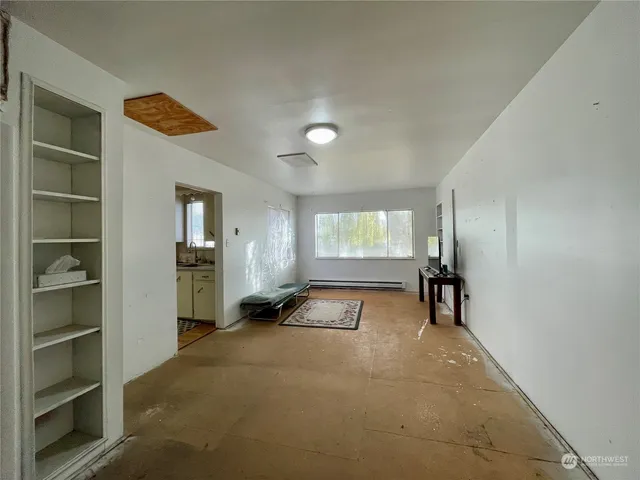 a view of a livingroom with furniture