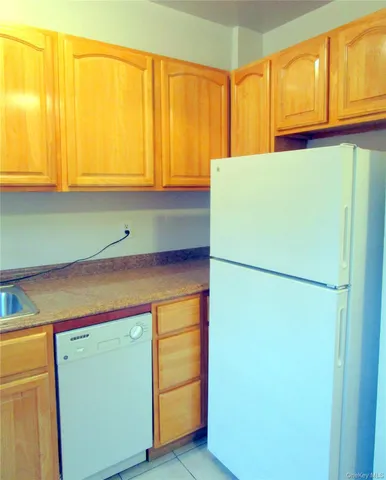 $165,000 | 585 McLean Avenue, Unit 6D, Yonkers, NY 10705