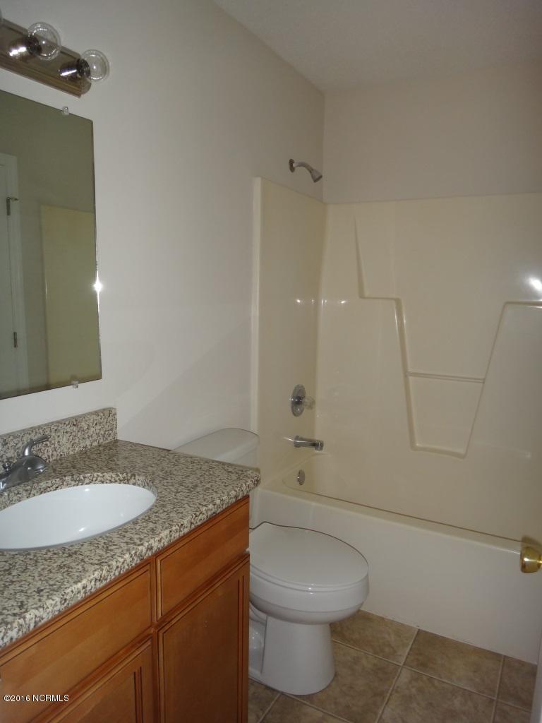 115 Charlton Road Hubert, NC 28539 - Photo 18 of 21 Main Bath