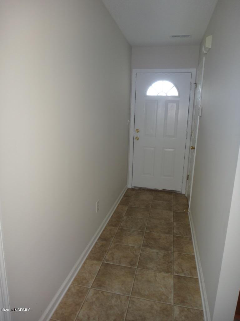 115 Charlton Road Hubert, NC 28539 - Photo 3 of 21 Foyer