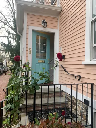 $3,200 | 22 Mt Vernon Street, Unit C, Newport, RI 02840