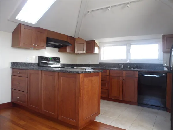 $3,200 | 22 Mt Vernon Street, Unit C, Newport, RI 02840