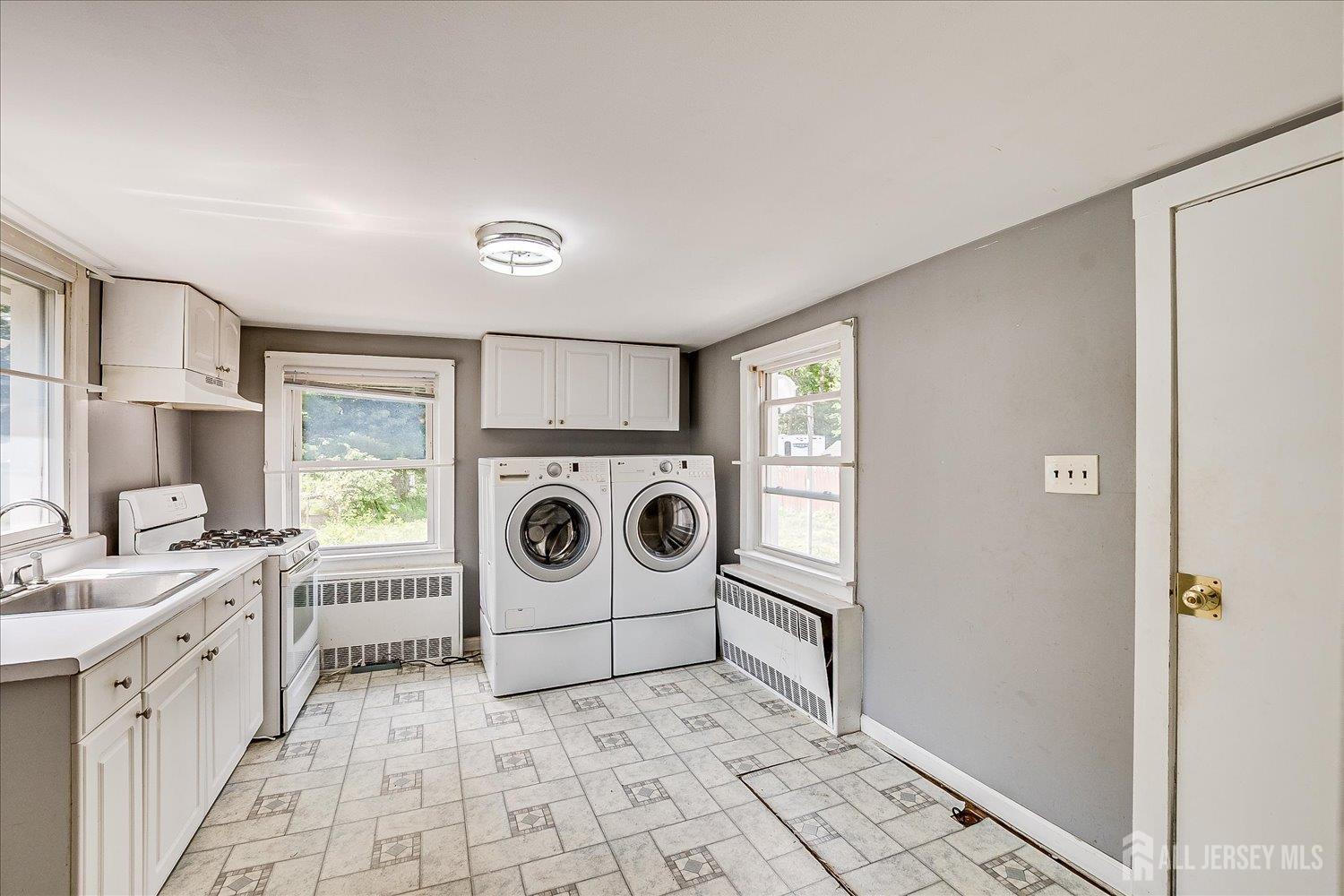 1827 Oak Road North Brunswick, NJ 08902 - Photo 13 of 43