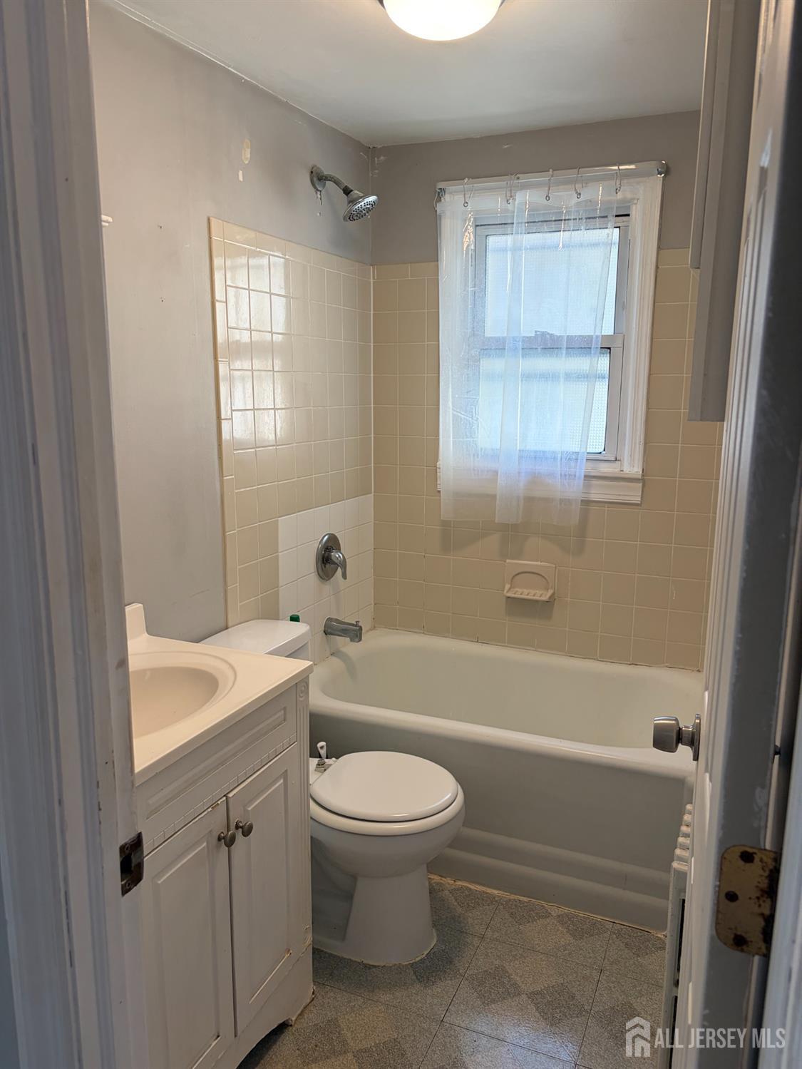 1827 Oak Road North Brunswick, NJ 08902 - Photo 15 of 43