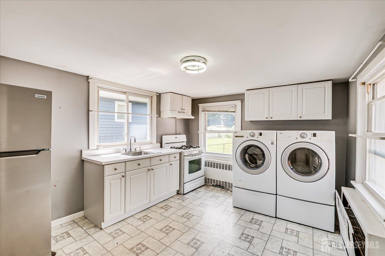 1827 Oak Road North Brunswick, NJ 08902 - Photo 16 of 43