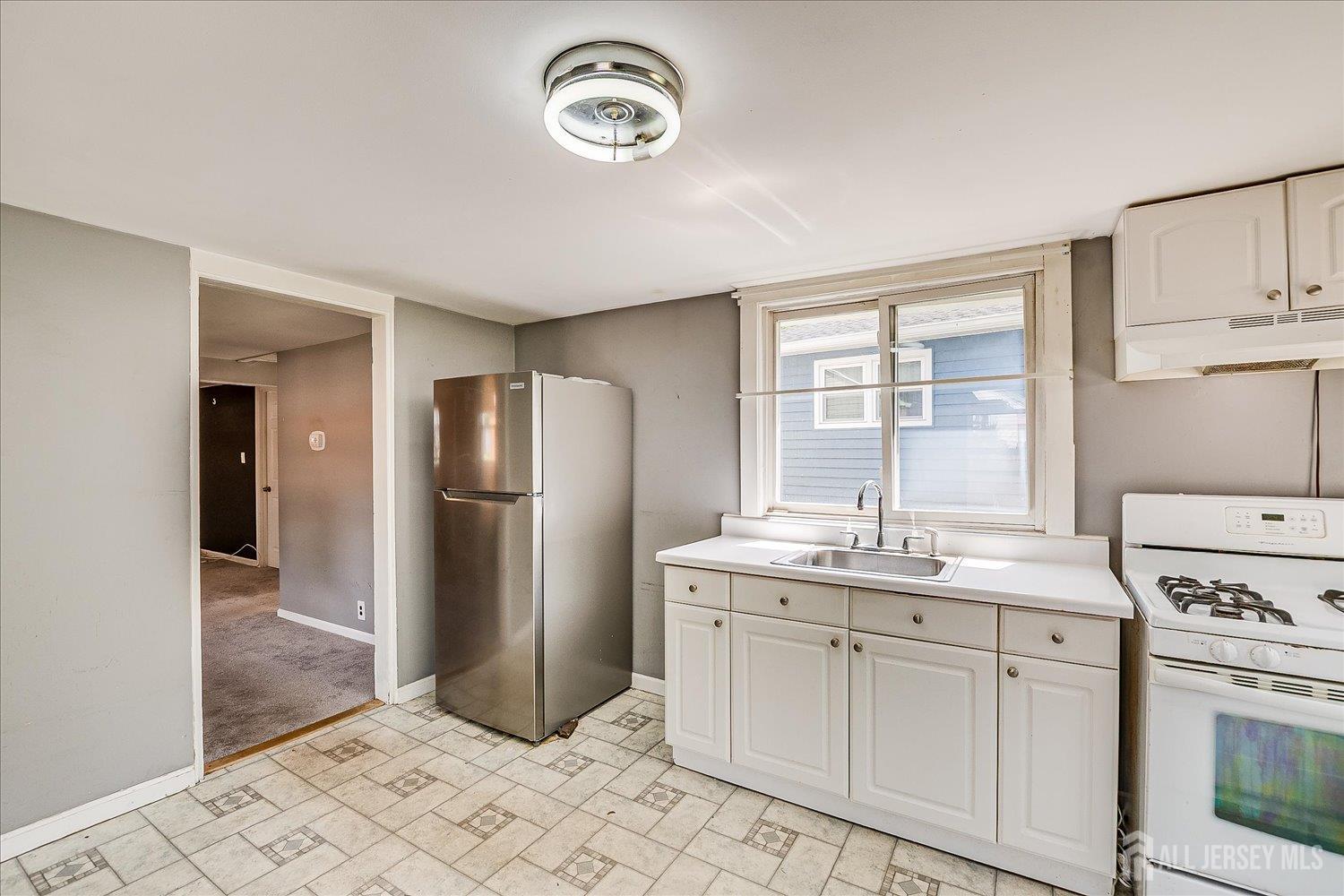 1827 Oak Road North Brunswick, NJ 08902 - Photo 17 of 43