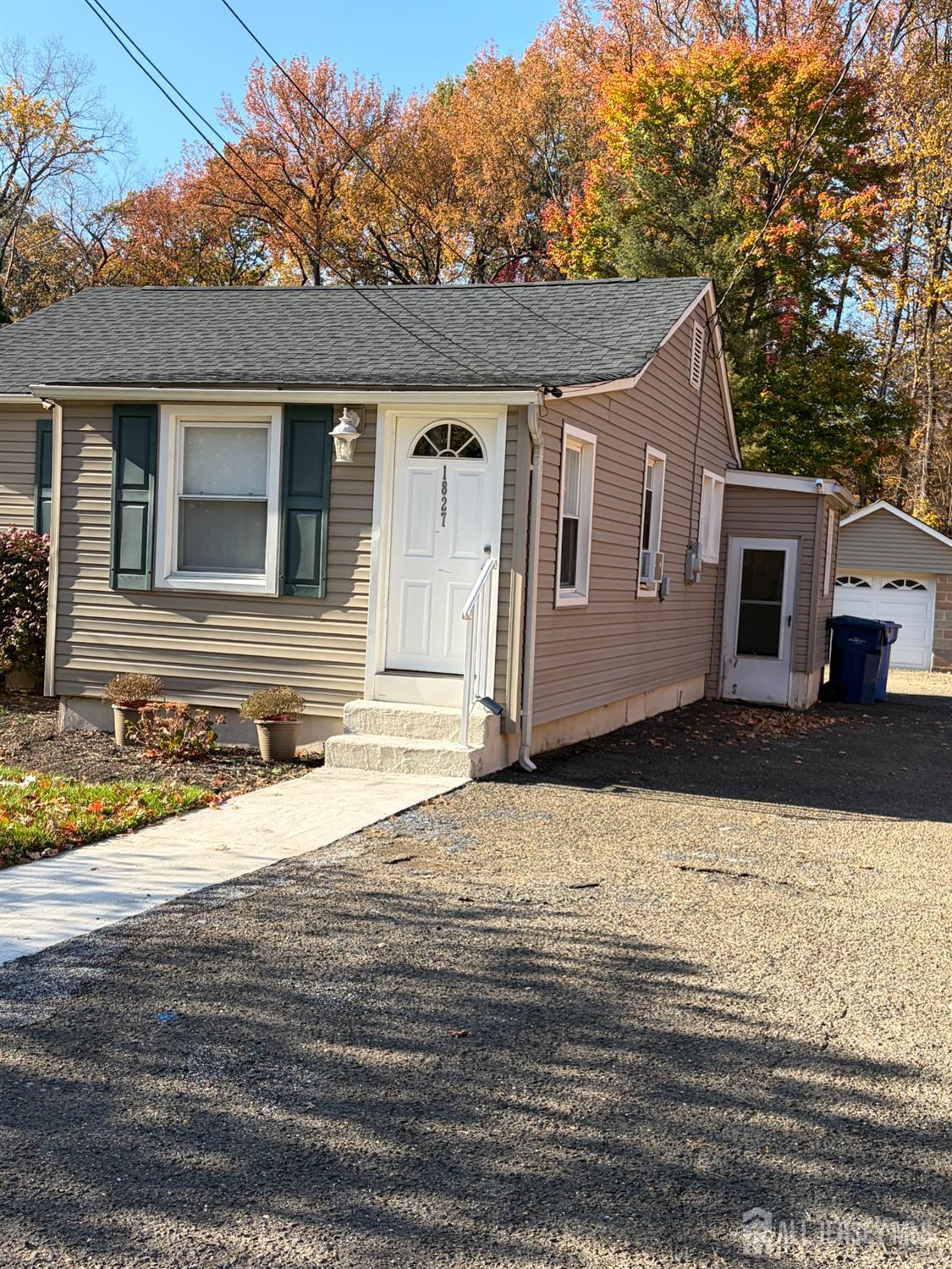 1827 Oak Road North Brunswick, NJ 08902 - Photo 2 of 43