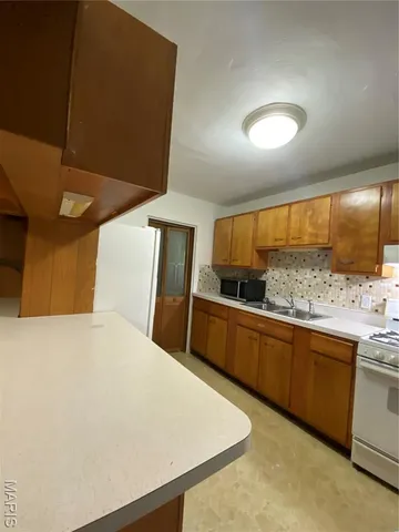 $1,250 | 4493 Bessie Avenue, St. Louis, MO 63115