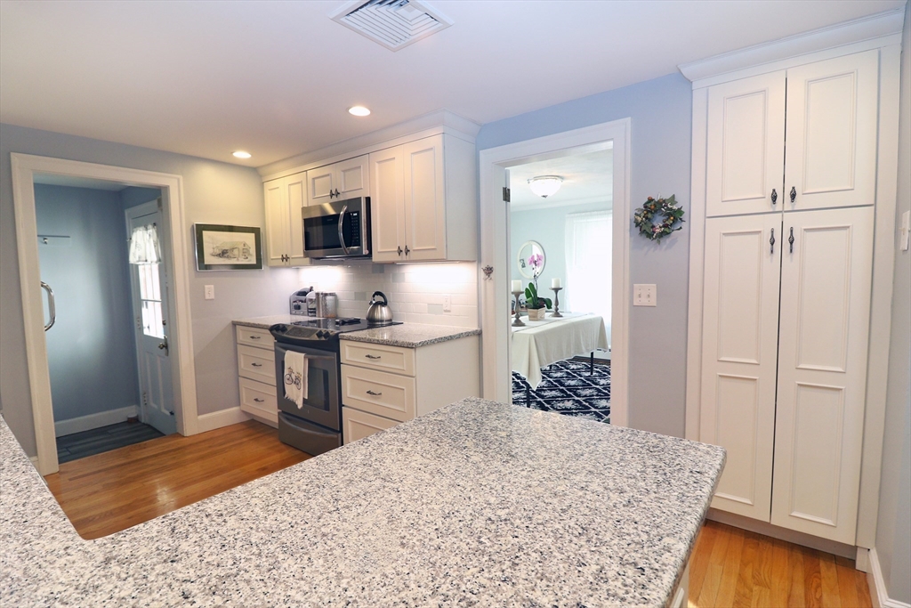 74 Page Road Needham, MA 02492 - Photo 4 of 30