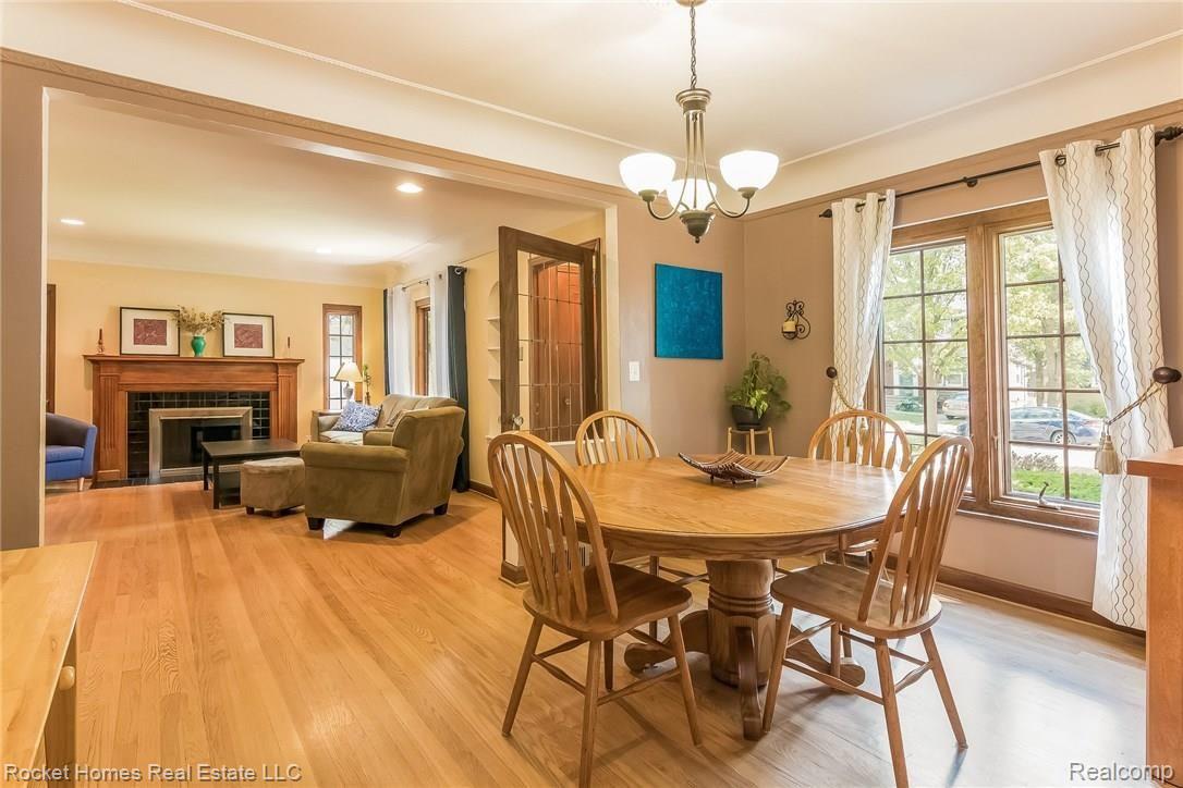 903 Fisher Road Grosse Pointe, MI 48230 - Photo 7 of 38 007-Dining_Room-2942538-medium.jpg