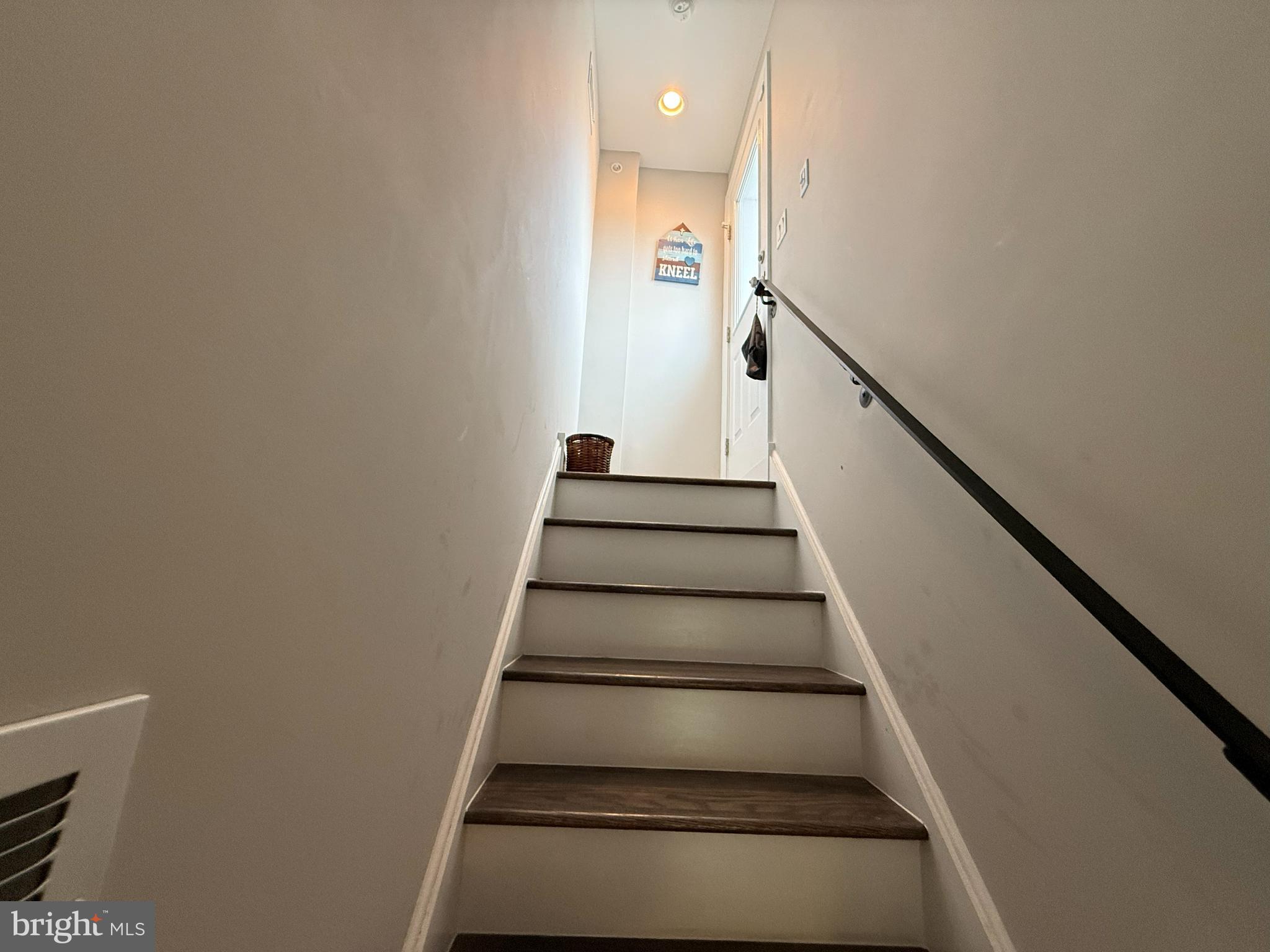 2131 North 10th Street Philadelphia, PA 19122 - Photo 17 of 18 a view of entryway