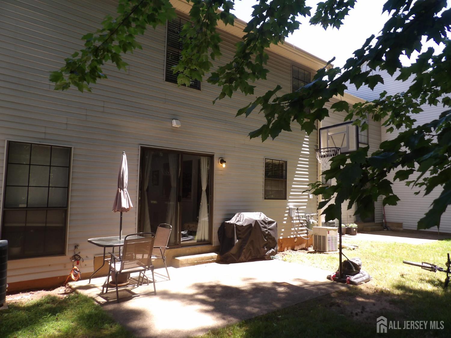605 Timber Oaks Road Edison, NJ 08820 - Photo 42 of 43