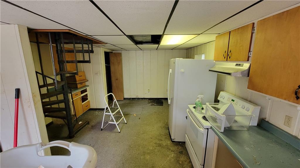 576 Lardintown Road Sarver, PA 16055 - Photo 4 of 16 a view of a room with gym equipment