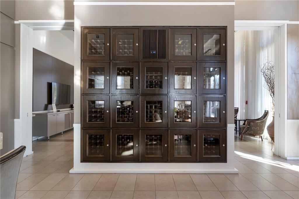 1820 Peachtree Road Northwest, Unit 1510 Atlanta, GA 30309 - Photo 48 of 75 a room with wine table