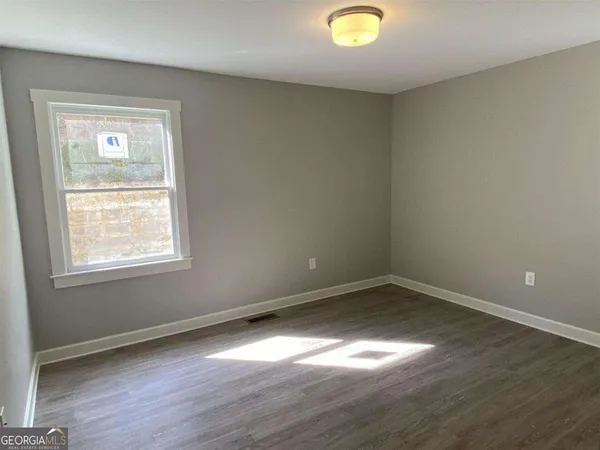 $1,300 | 95 North Jackson Street, Unit 4, Hartwell, GA 30643