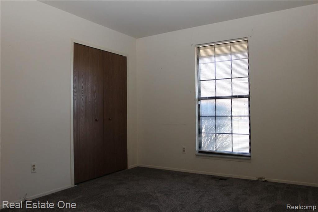 1870 Burning Bush Court Rochester Hills, MI 48309 - Photo 18 of 27