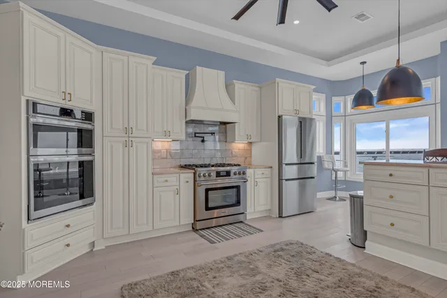 a view of a livingroom with furniture and a livingroom