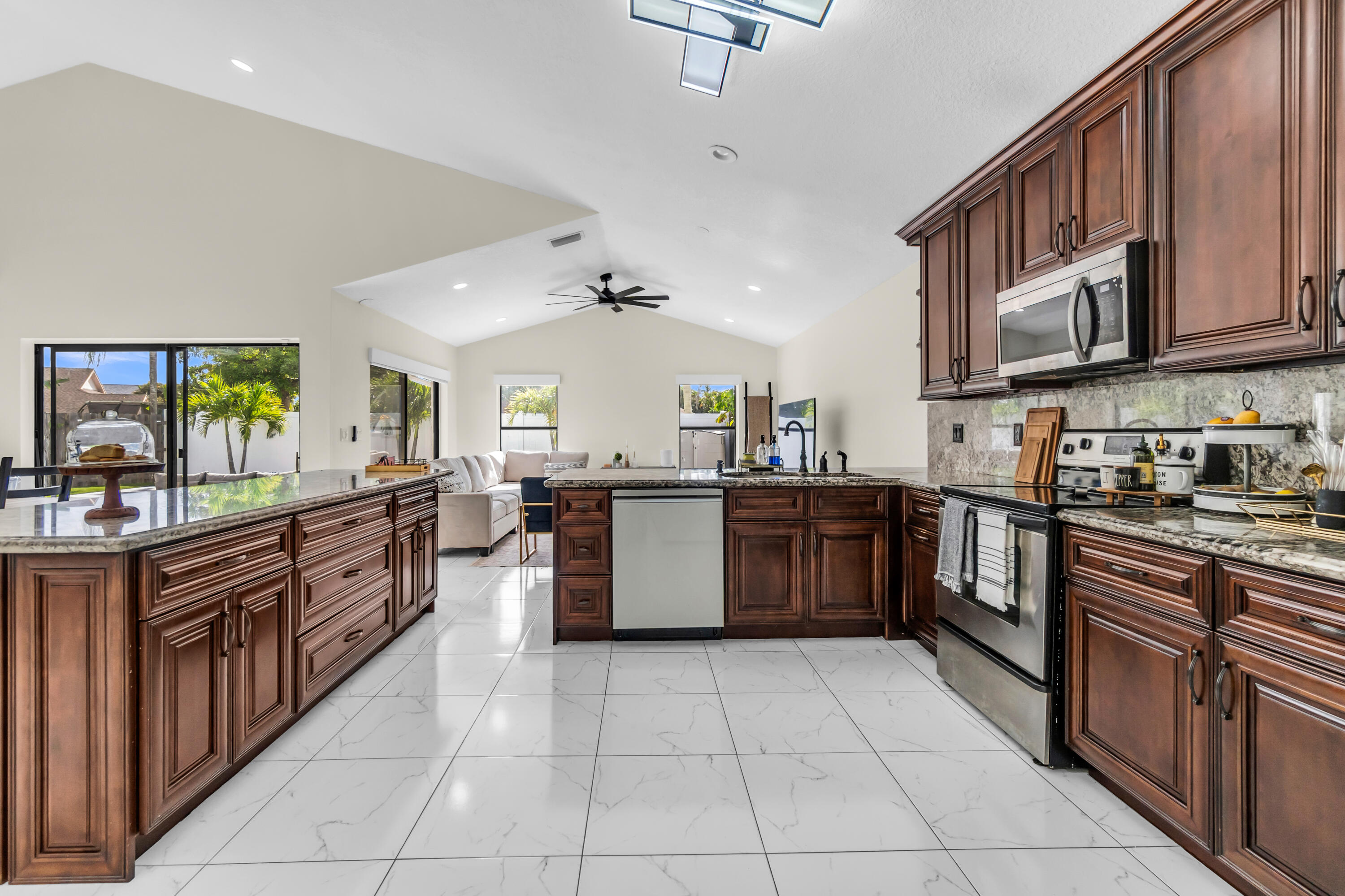 22625 Blue Fin Trail Boca Raton, FL 33428 - Photo 13 of 35 Kitchen